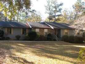 2530 W McIntosh Rd in Griffin, GA - Building Photo