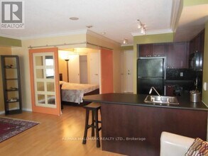 75-275 Dalhousie St in Toronto, ON - Building Photo - Building Photo