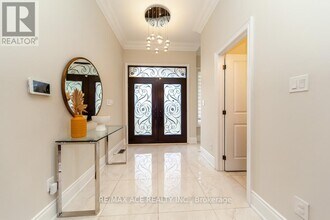 11 Ashdean Dr in Toronto, ON - Building Photo - Building Photo