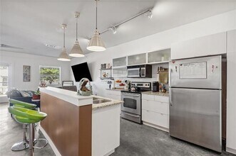1111 S Akard St in Dallas, TX - Foto de edificio - Building Photo