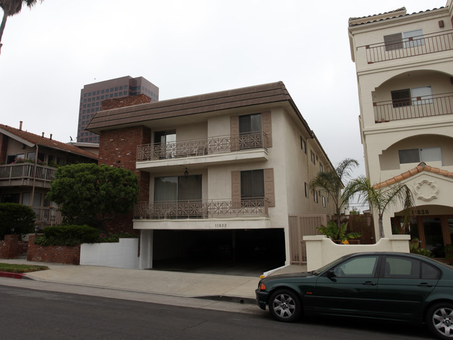 11832 Kiowa Ave in Los Angeles, CA - Foto de edificio - Building Photo