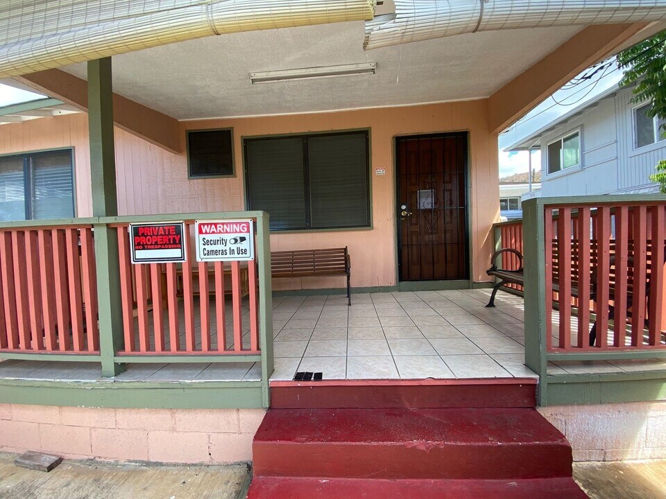 2322E Kalihi St in Honolulu, HI - Building Photo