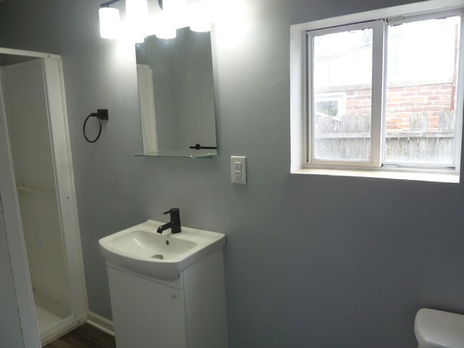 property at 73 N Everett Ave
