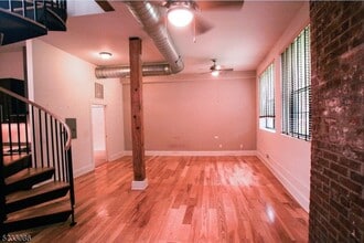 988 Johnson Pl in Union, NJ - Building Photo - Building Photo