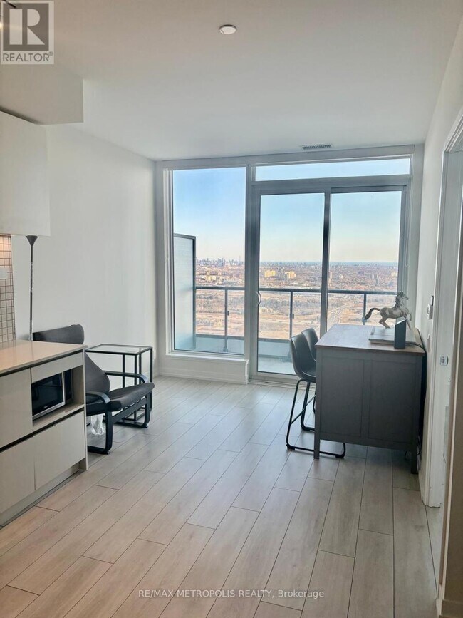 5 Buttermill Ave. in Vaughan, ON - Building Photo - Building Photo