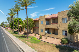 Casa Sol Apartments in Phoenix, AZ - Building Photo - Building Photo