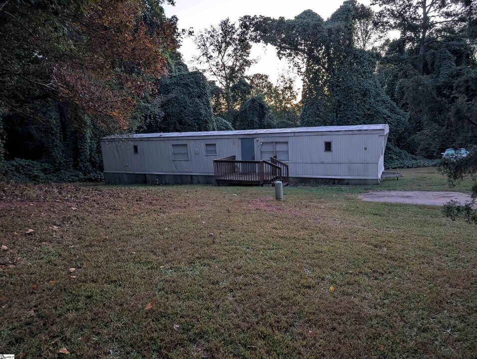2743 E Tyger Bridge Rd in Greer, SC - Building Photo