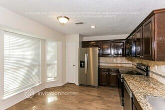 1010 Silver Spruce Dr in Arlington, TX - Foto de edificio - Building Photo