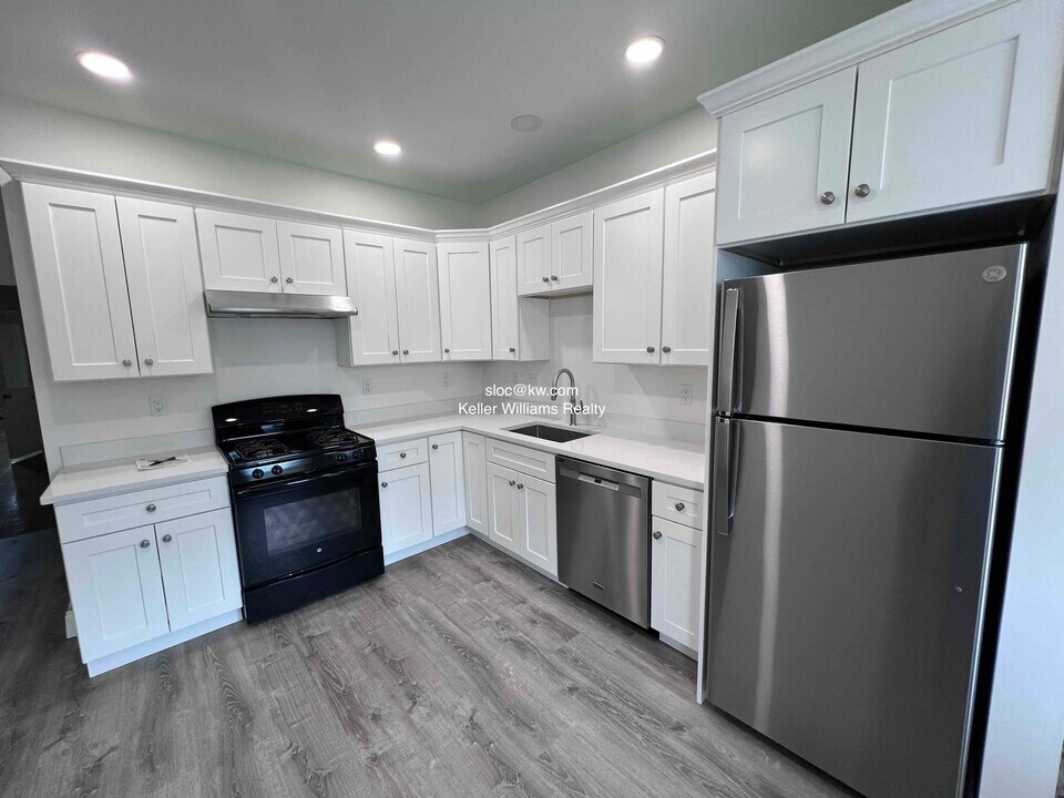 823 Saratoga St, Unit 2 in Boston, MA - Building Photo