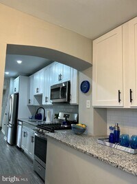 2549 Shields St photo'