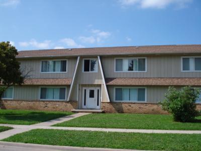 1257 Ravenwood Rd in Waterloo, IA - Building Photo