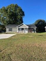 1250 Norwood St SW in Lenoir, NC - Building Photo