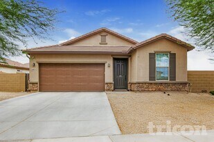 16833 W Moreland St in Goodyear, AZ - Building Photo