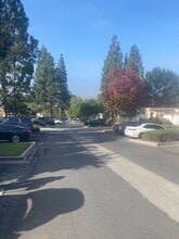 23331 Caminito Telmo in Laguna Hills, CA - Building Photo - Building Photo