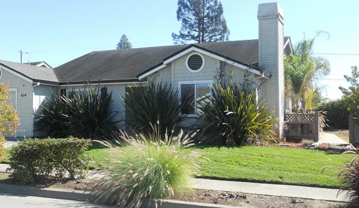 614 Calle Cuesta in Watsonville, CA - Building Photo