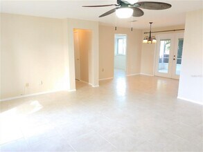 609 School St in Venice, FL - Foto de edificio - Building Photo