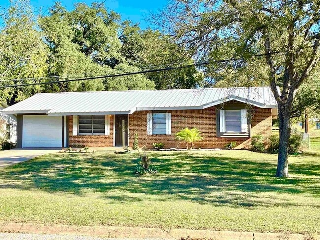 property at 901 Avenue E