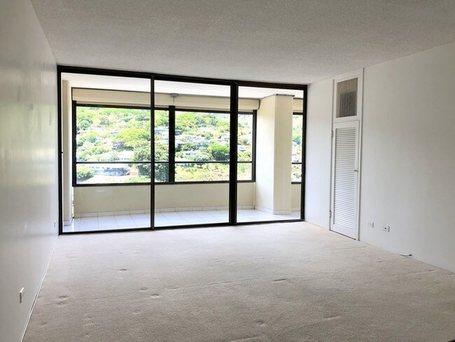 1717 Mott Smith Dr-Unit -2201 in Honolulu, HI - Foto de edificio - Building Photo