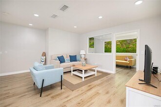 967 Oriole Dr in Laguna Beach, CA - Building Photo - Building Photo