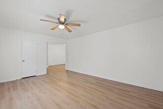 2137 Kimberly Rd SW in Atlanta, GA - Building Photo - Building Photo