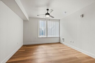 Vuela Apartments in Wilsonville, OR - Foto de edificio - Building Photo