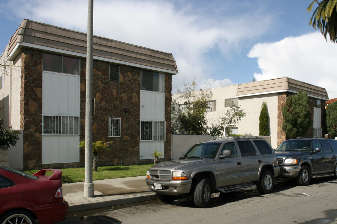 1459 Gardenia Ave in Long Beach, CA - Foto de edificio