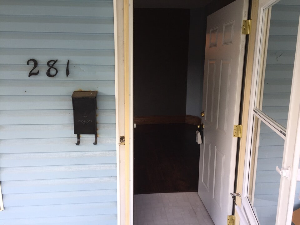 281 W 5th St in Mansfield, OH - Building Photo