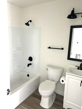 5536 Callister Ave in Sacramento, CA - Building Photo - Building Photo