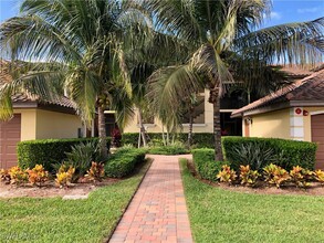 9832 Venezia Cir in Naples, FL - Building Photo - Building Photo