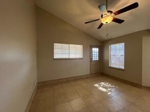 8635 Oakridge Loop in Laredo, TX - Building Photo - Building Photo