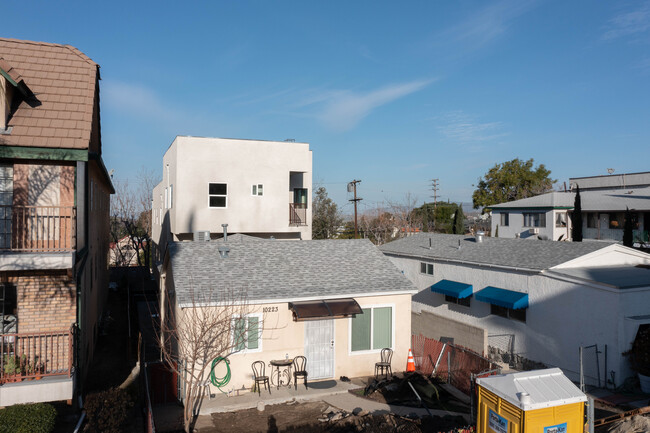 10223 Commerce Ave in Tujunga, CA - Building Photo - Building Photo