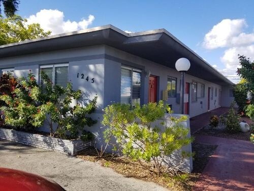 1245 NE 110th Terrace-Unit -2 in Miami, FL - Foto de edificio