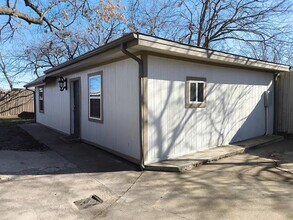 512 Irby Ln in Irving, TX - Building Photo - Building Photo