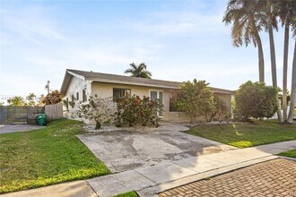 218 SE 2nd St in Dania Beach, FL - Building Photo - Building Photo