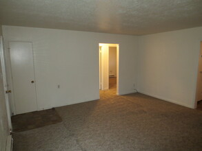 2808 Claxter Rd NE in Salem, OR - Foto de edificio - Building Photo