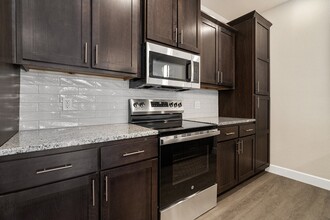 102 West Crossing in Bentonville, AR - Foto de edificio - Building Photo