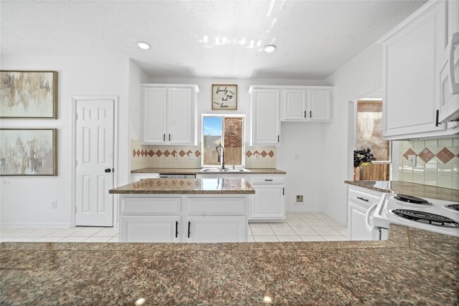 property at 13623 Country Green Ct