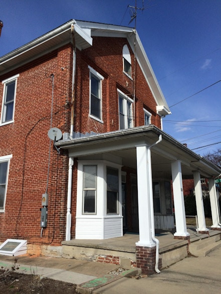 property at 2827 Horseshoe Pike