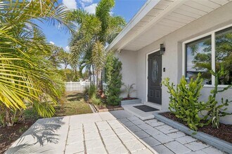 7631 18th Way N in St. Petersburg, FL - Building Photo - Building Photo