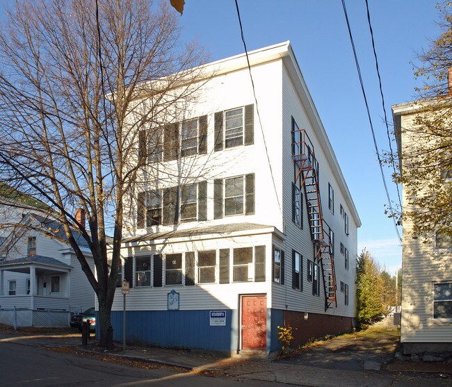 32 Hill St in Biddeford, ME - Foto de edificio - Building Photo