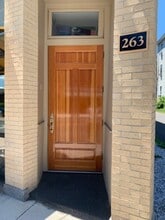 277 Pleasant St, Unit #2R in Northampton, MA - Building Photo - Building Photo
