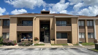 5169 Vineland Rd in Orlando, FL - Building Photo