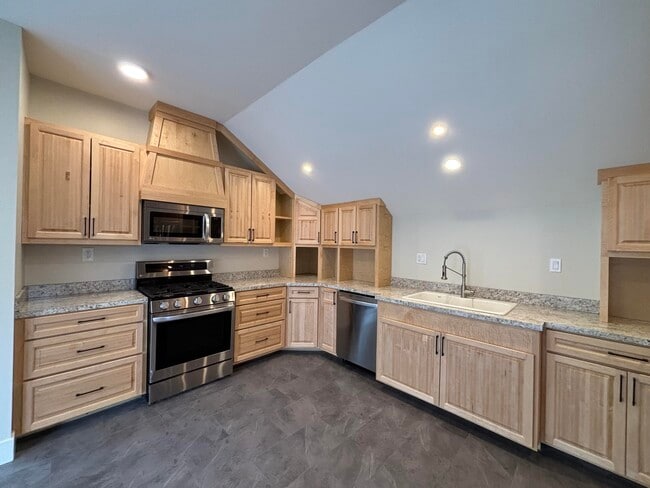 property at 118 S Evans St