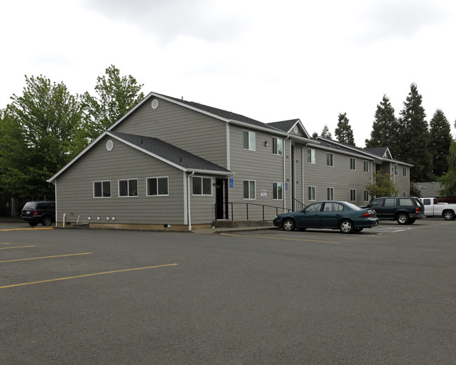 Village East Apartments in Salem, OR - Building Photo - Building Photo