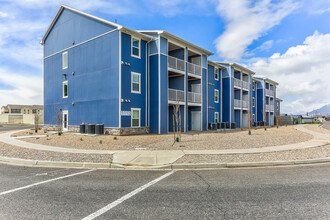 Residences at West Haven 62+ in West Haven, UT - Foto de edificio - Building Photo