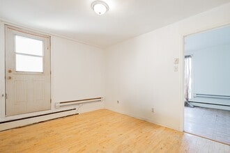 411 Av. Copernic in Laval, QC - Building Photo - Building Photo