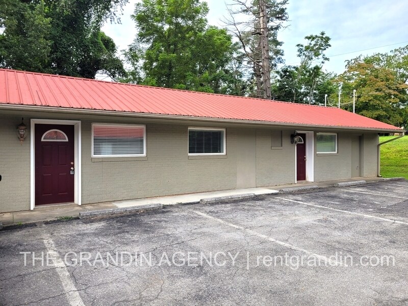 20733 Virgil H Goode Hwy in Rocky Mount, VA - Building Photo