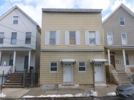 523 Franklin St in Elizabeth, NJ - Building Photo