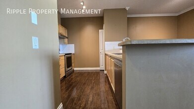 1010 Arbour Lake Rd NW in Calgary, AB - Building Photo - Building Photo