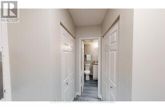 324 Cambridge St N in Ottawa, ON - Building Photo - Building Photo